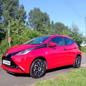 Toyota Aygo x vvt-i 5 door hatchback 2015 in red