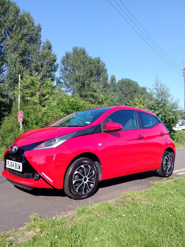 Toyota Aygo x vvt-i 5 door hatchback 2015 in red